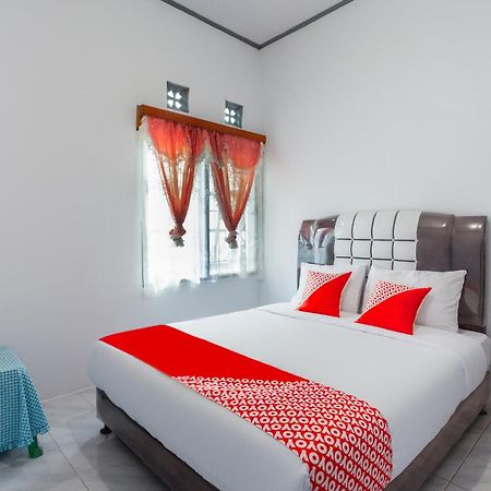 Oyo 2903 Putri Residence Syariah Bukittinggi Buitenkant foto