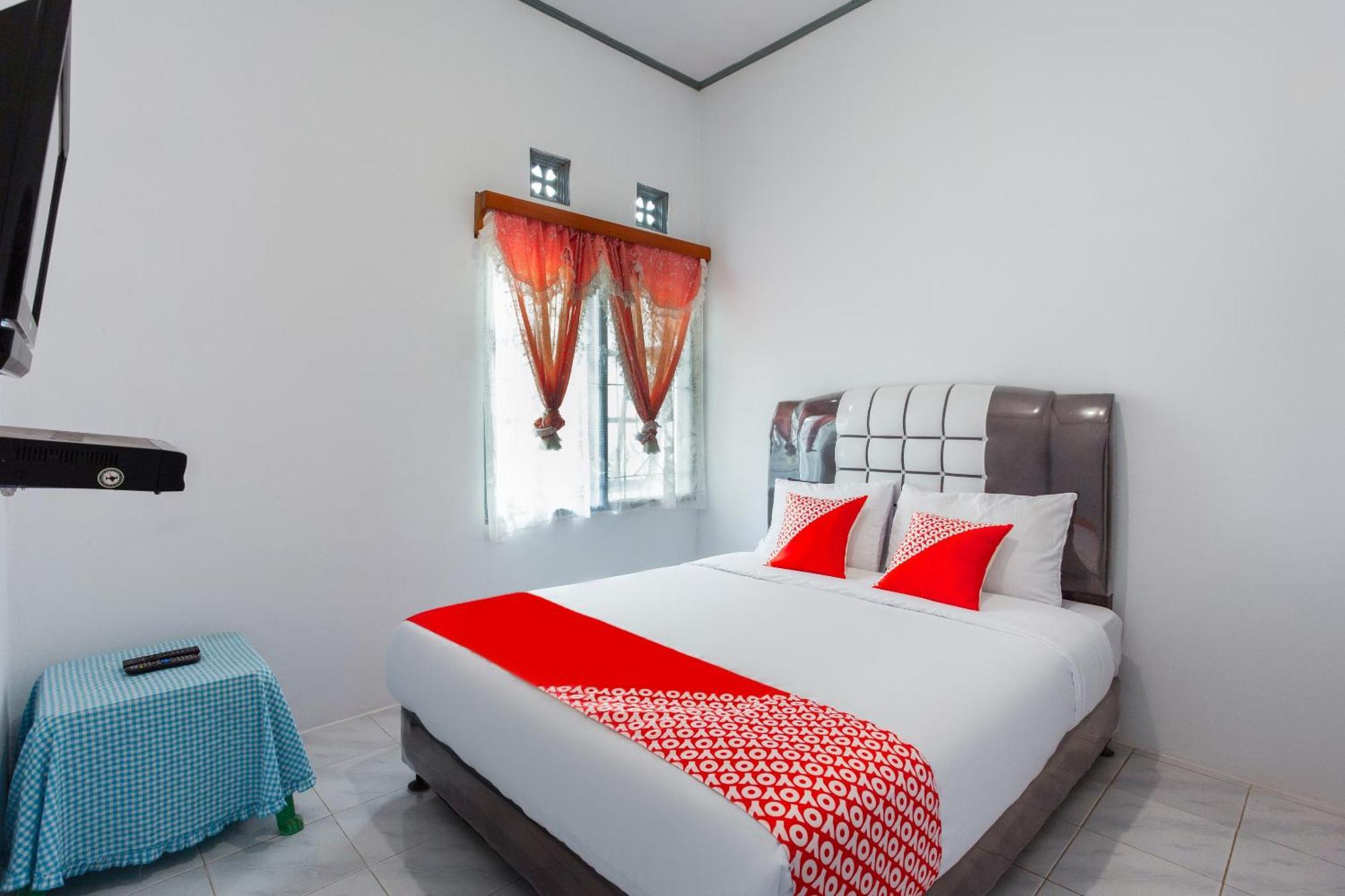 Oyo 2903 Putri Residence Syariah Bukittinggi Buitenkant foto