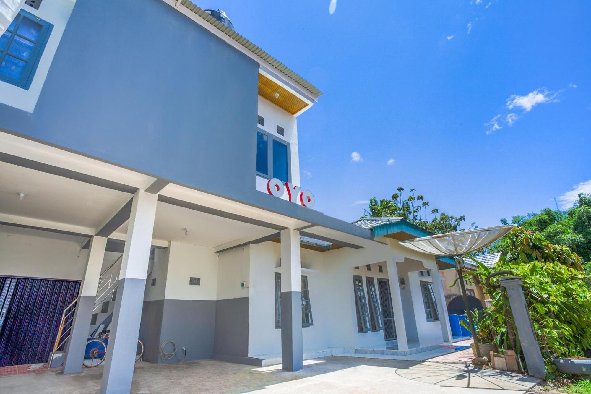 Oyo 2903 Putri Residence Syariah Bukittinggi Buitenkant foto