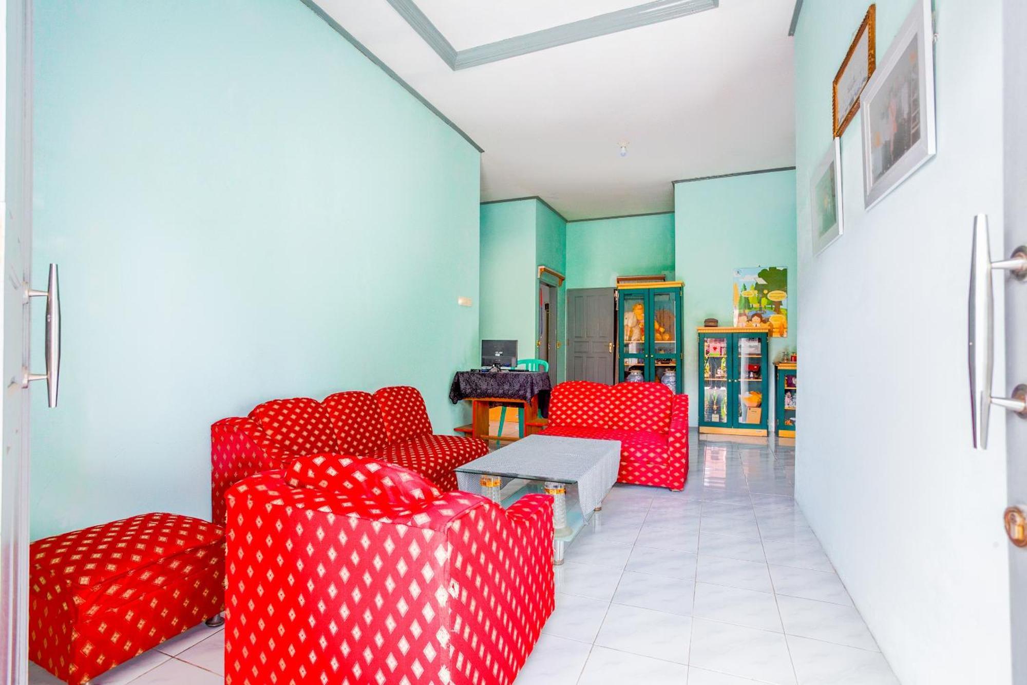 Oyo 2903 Putri Residence Syariah Bukittinggi Buitenkant foto