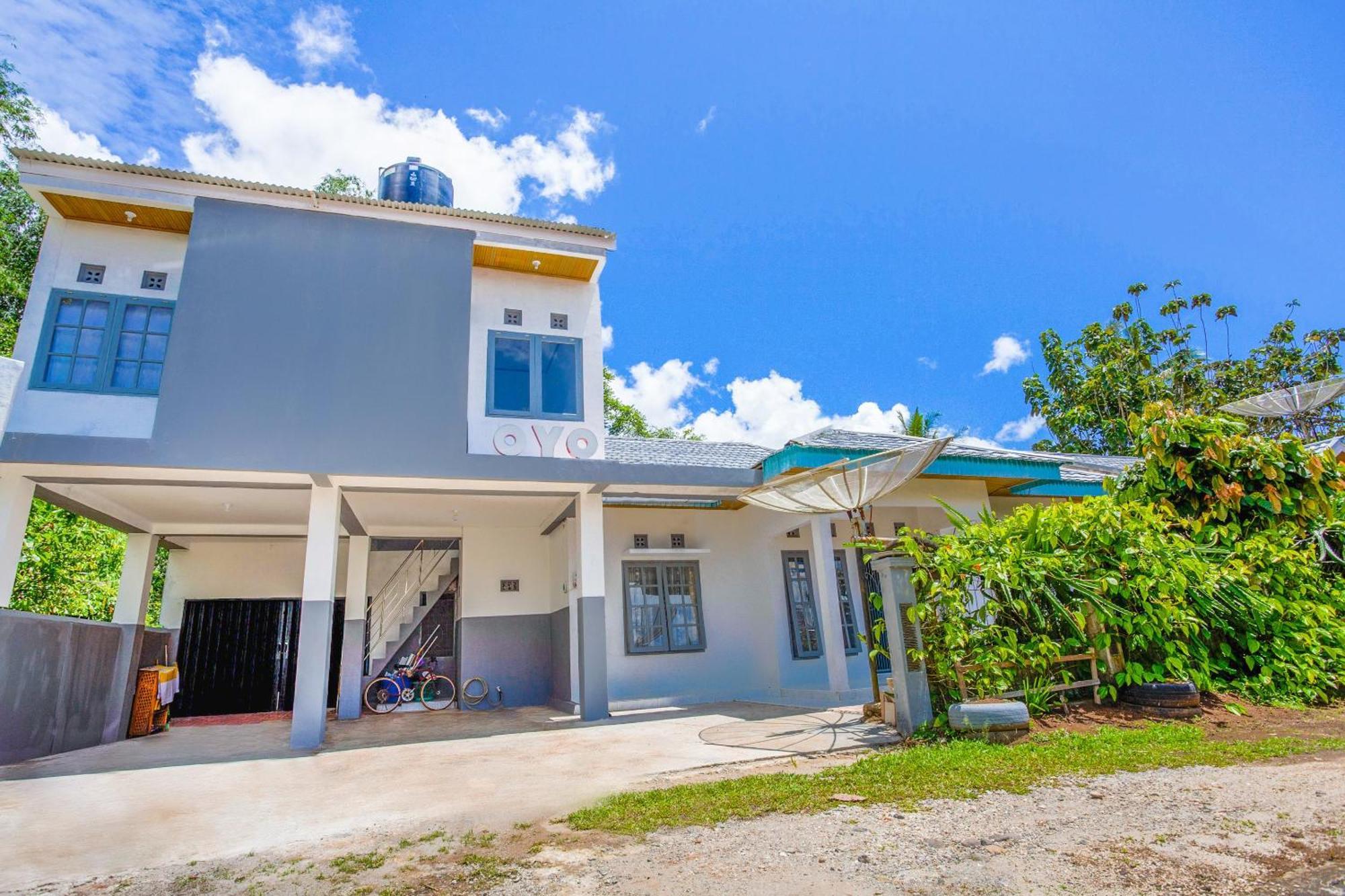 Oyo 2903 Putri Residence Syariah Bukittinggi Buitenkant foto