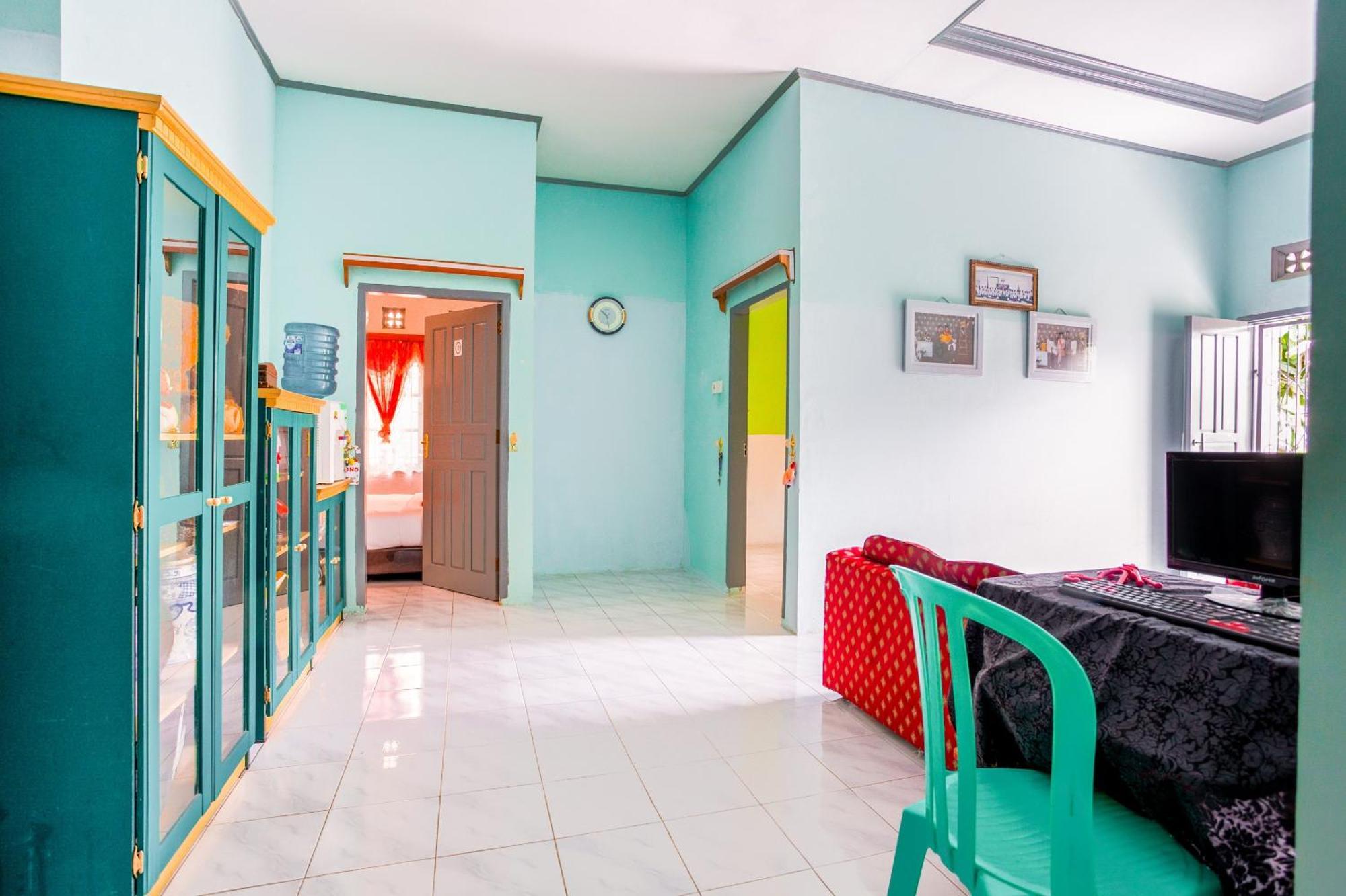 Oyo 2903 Putri Residence Syariah Bukittinggi Buitenkant foto