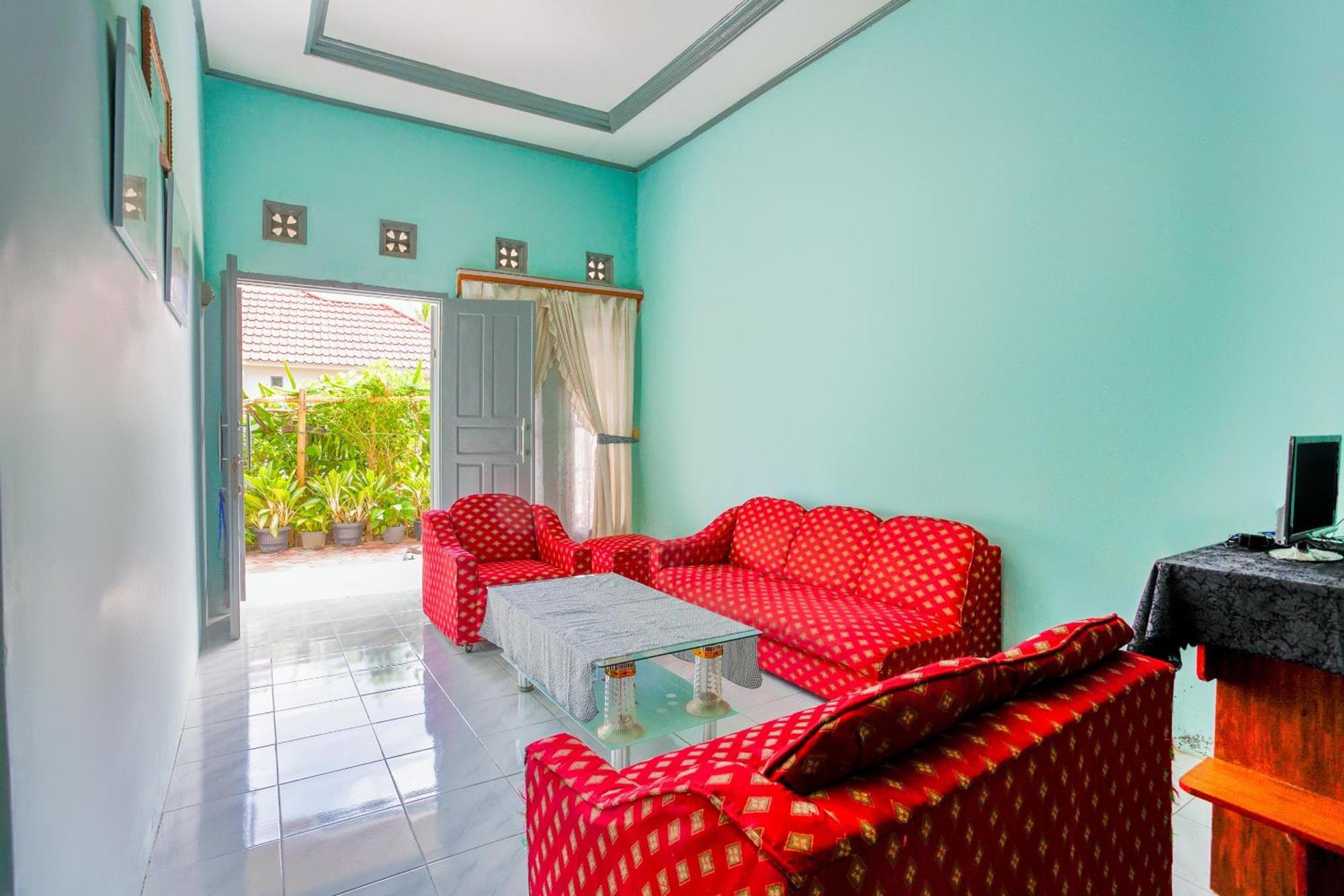 Oyo 2903 Putri Residence Syariah Bukittinggi Buitenkant foto